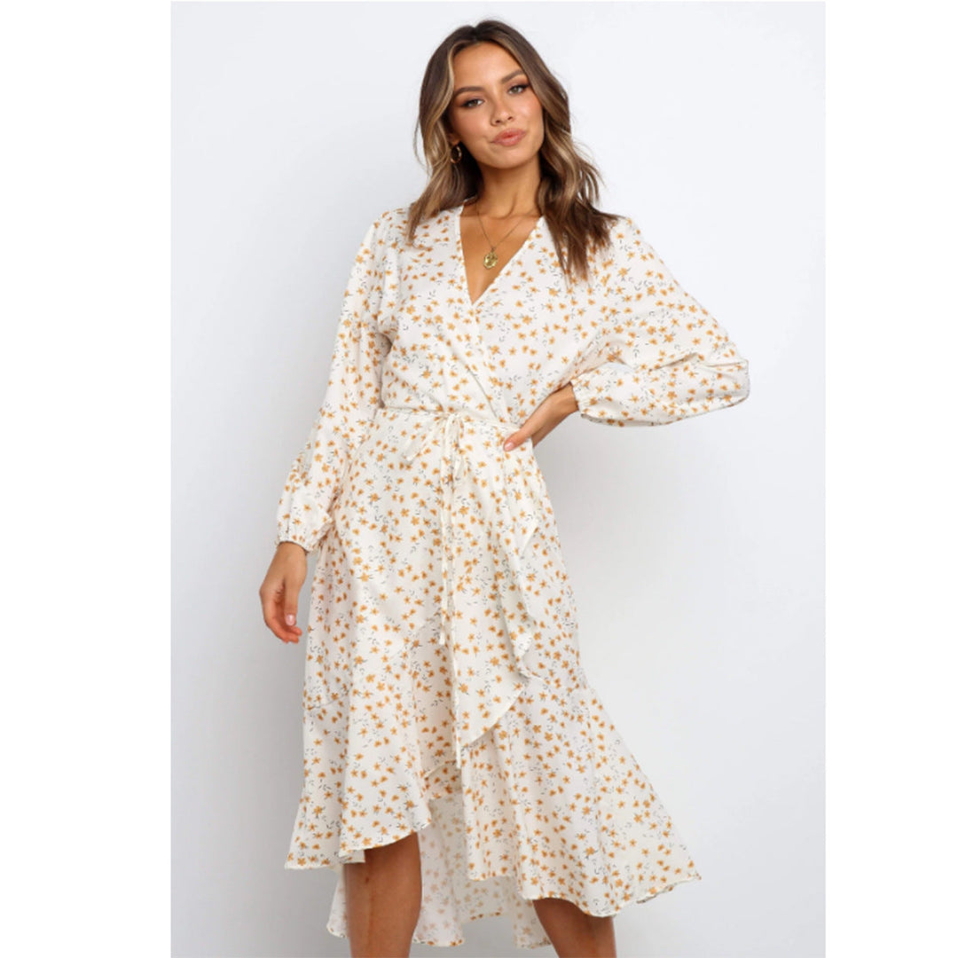 Damen Wickelkleid mit voluminösen Ärmeln und Rüschensaum W&W Mode