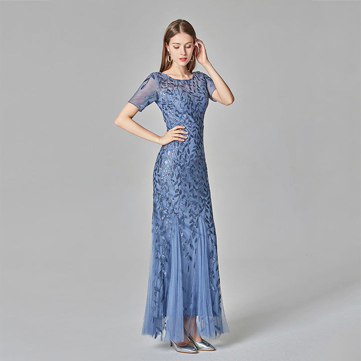 Damen Abendkleid in Gold mit elegantem Design