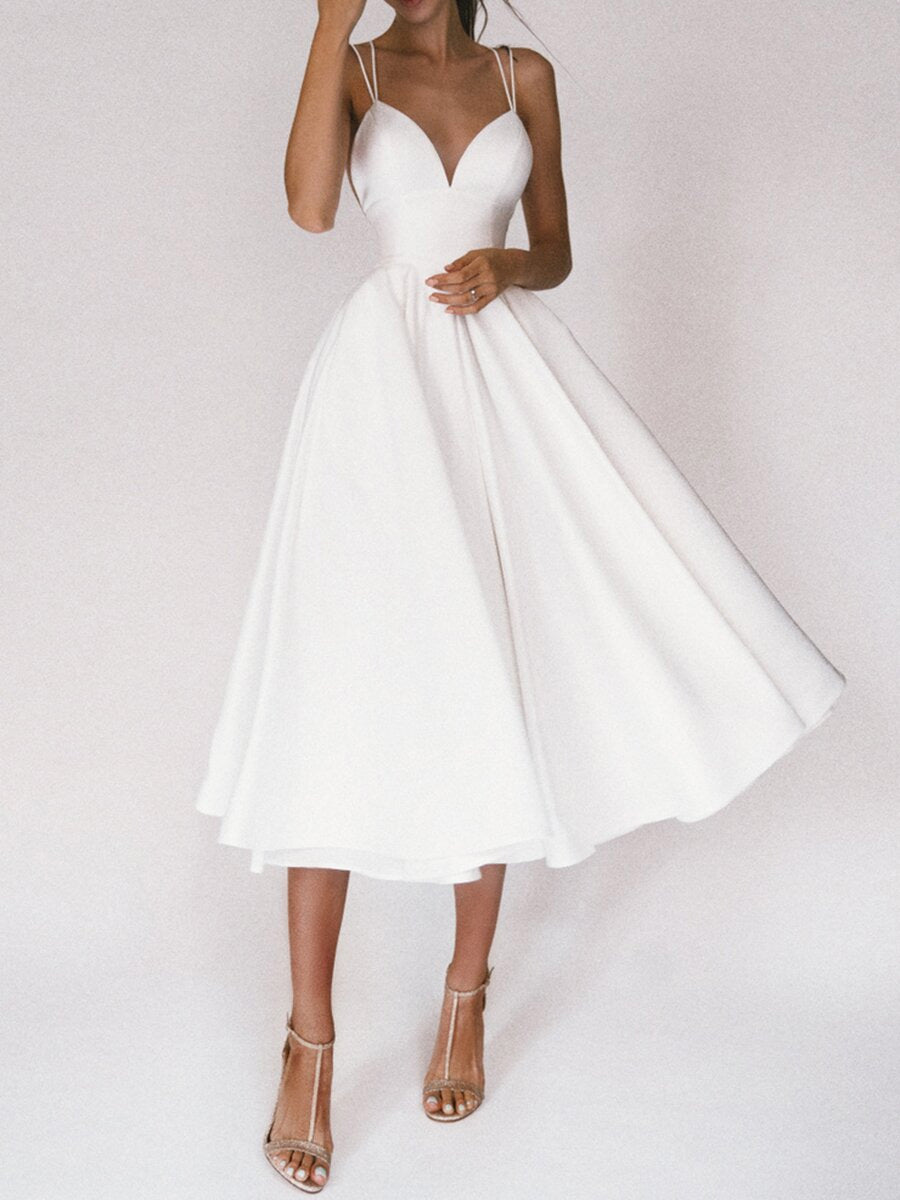 W&W Mode Grace | Das elegante Trägerkleid mit V-Ausschnitt