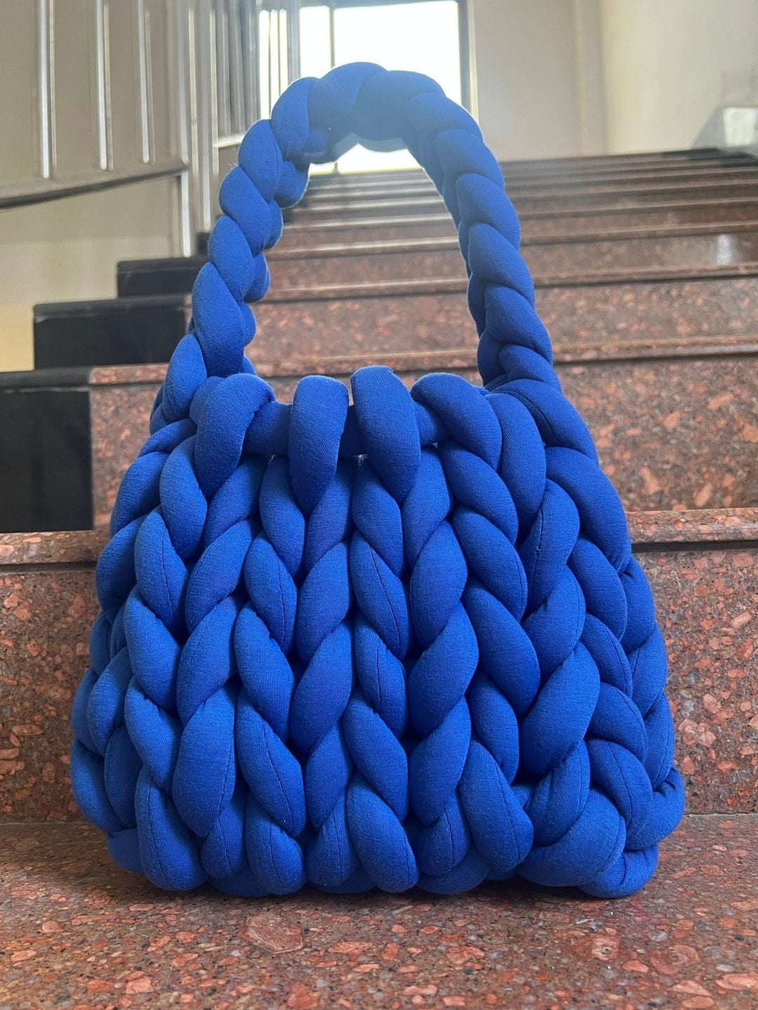 Damen Tasche aus handgewebtem Material