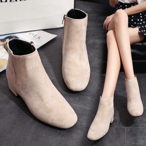 Damen Stiefeletten mit samtigem Obermaterial und komfortablem Blockabsatz W&W Mode