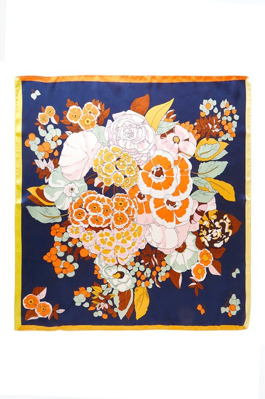 W&W Mode | Seidentuch mit Blumenmuster und Quadratform