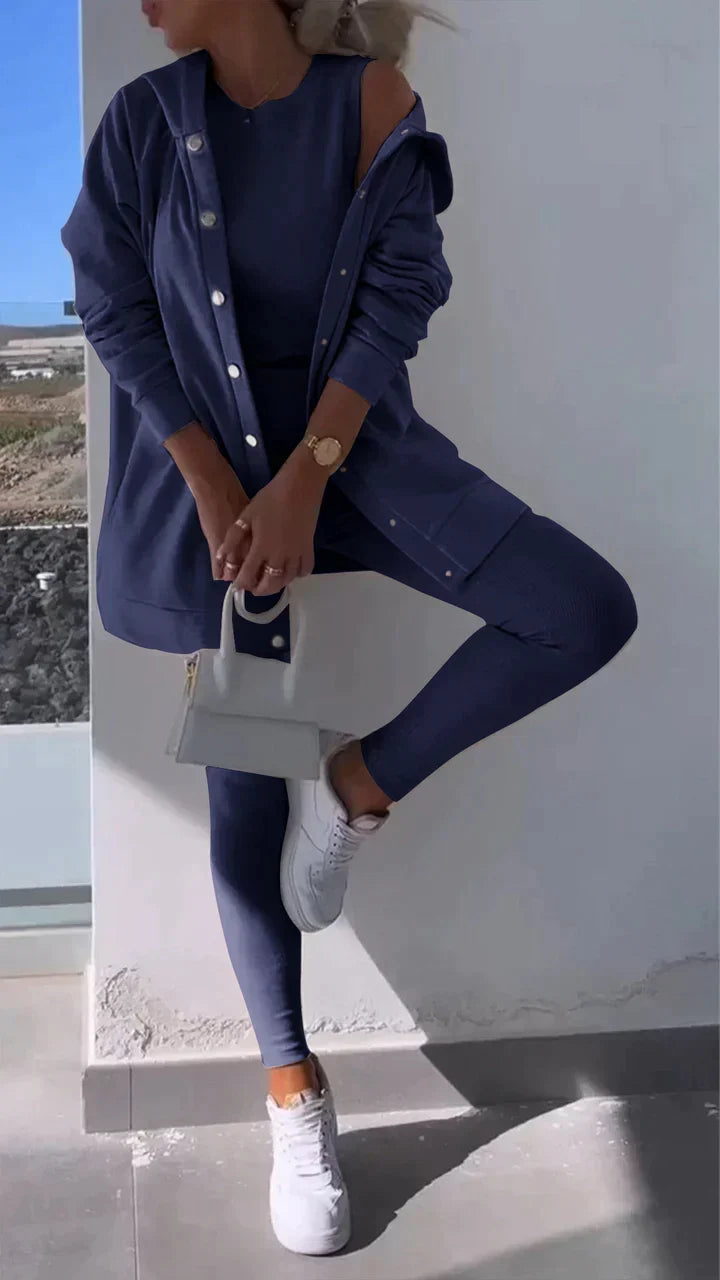 W&W Mode - Dreiteiliges Set bestehend aus einer Strickjacke mit Kapuze, einem Oberteil und einer Hose
