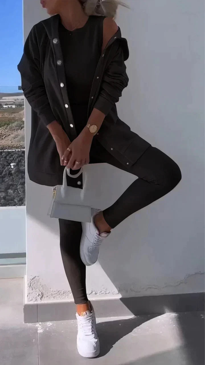 W&W Mode - Dreiteiliges Set bestehend aus einer Strickjacke mit Kapuze, einem Oberteil und einer Hose