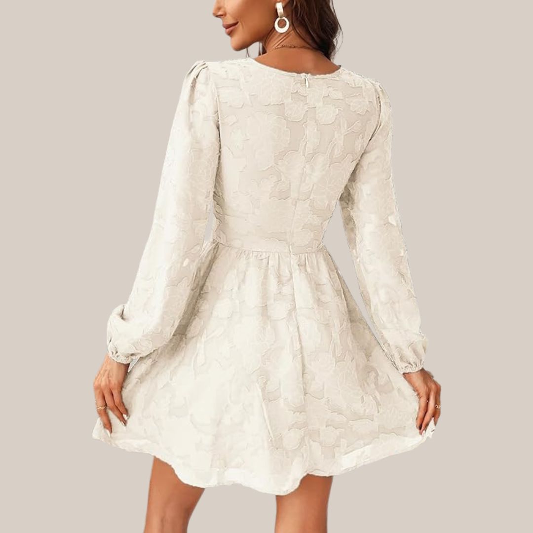 W&W Mode | Schickes Langarmkleid mit tiefem V-Ausschnitt