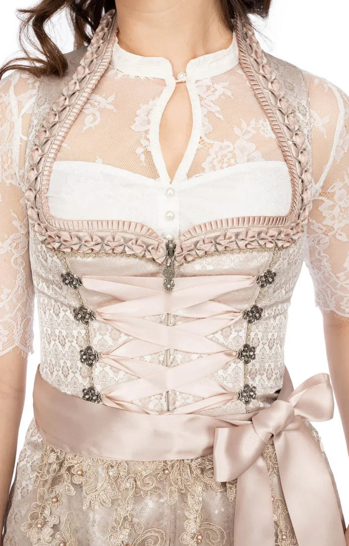 Oktoberfest-Outfit mit traditionellem Stil