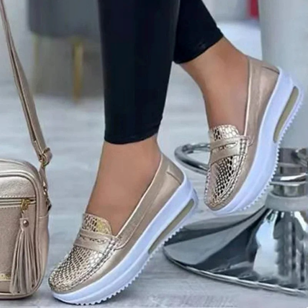 W&W Mode – glänzende Damen-Loafer aus Schlangenleder