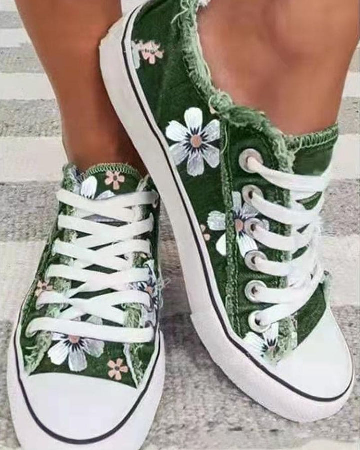 W&W Mode | Denim Sneakers Mit Blumen