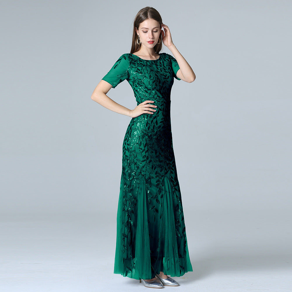 Damen Abendkleid in Gold mit elegantem Design