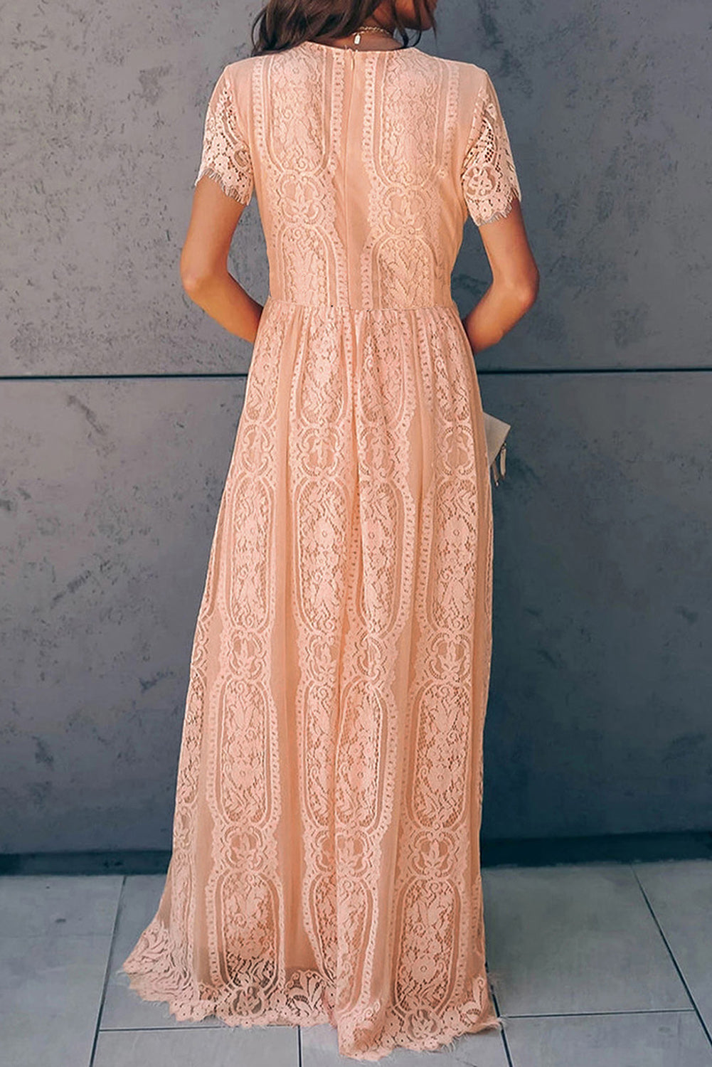 W&W Mode | Lace Plunge Kleid Mit Gewelltem Saum