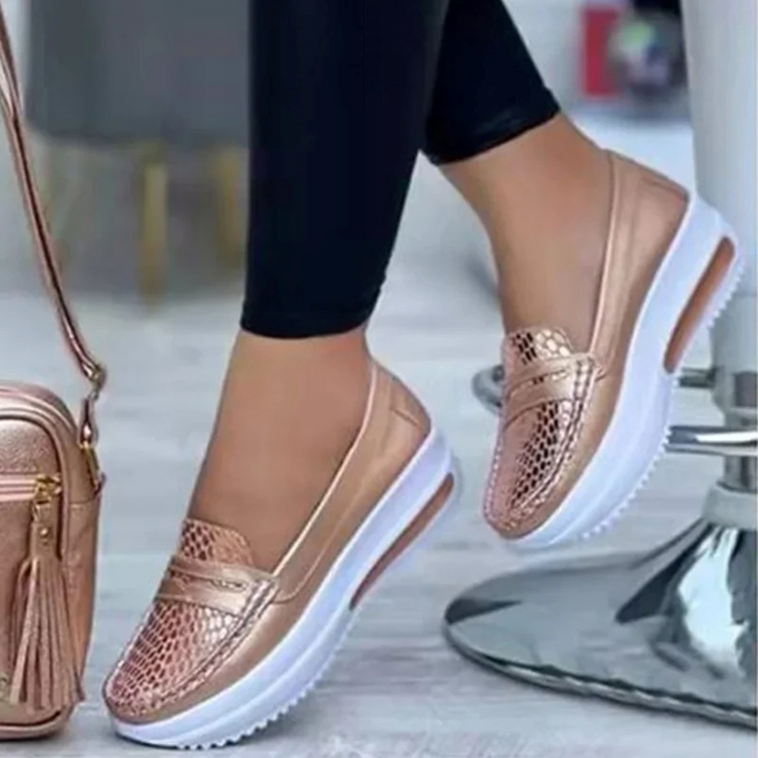 W&W Mode – glänzende Damen-Loafer aus Schlangenleder