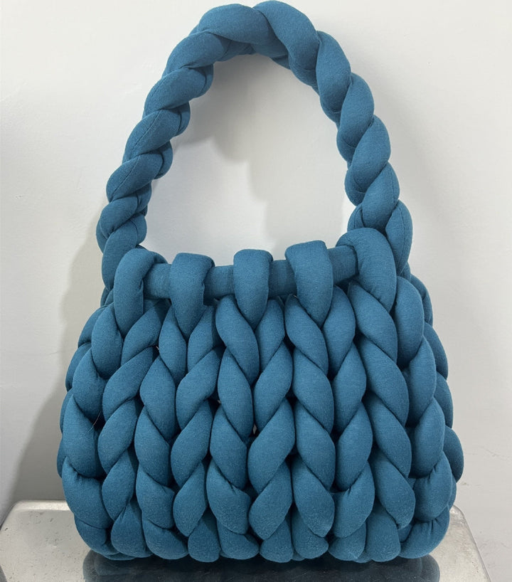 Damen Tasche aus handgewebtem Material