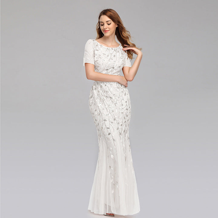 Damen Abendkleid in Gold mit elegantem Design