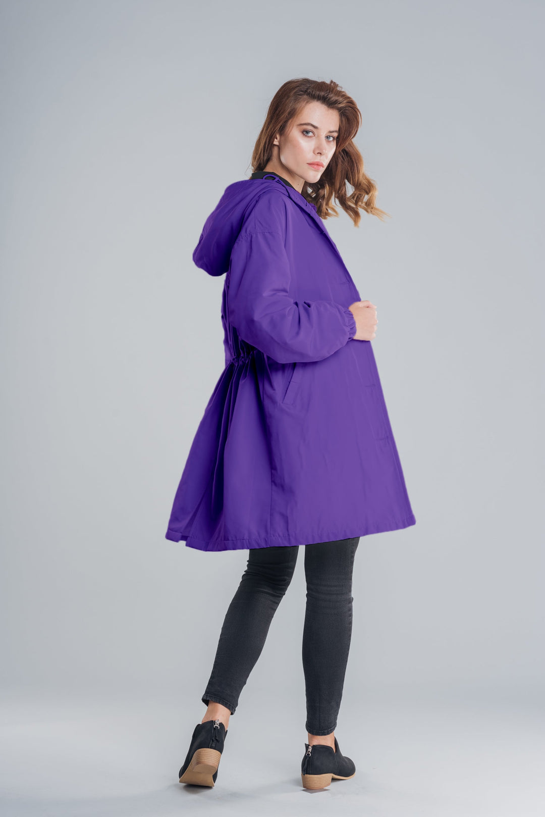 Wasserfeste Windjacke mit Kapuze in Übergröße Regenjacke