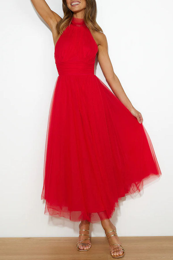 Feminines Sommerkleid mit fließendem Rock & eleganter Silhouette