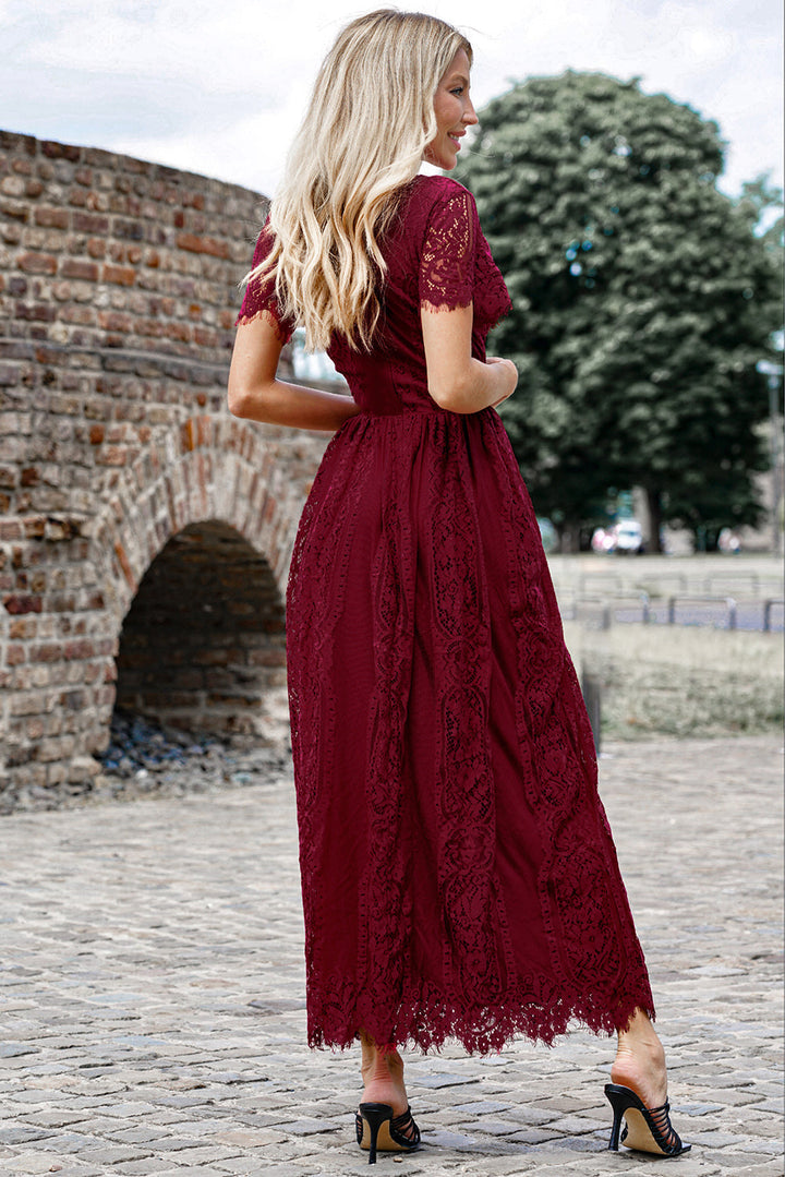W&W Mode | Lace Plunge Kleid Mit Gewelltem Saum