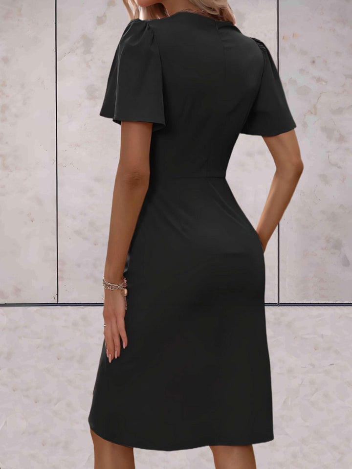 W&W Mode | Eng anliegendes Kleid mit ausgestellten Ärmeln für Frauen