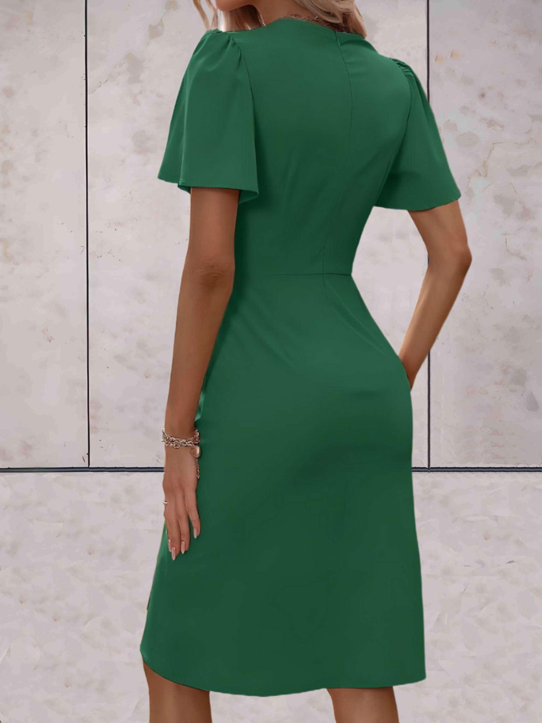 W&W Mode | Eng anliegendes Kleid mit ausgestellten Ärmeln für Frauen