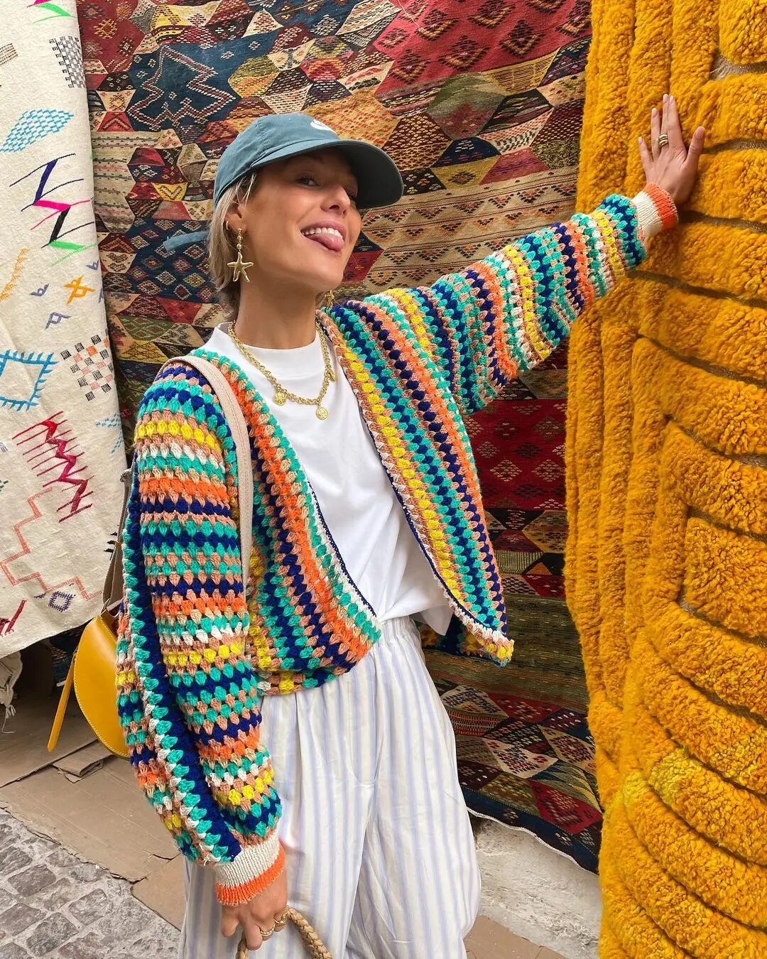 W&W Mode | Bunte gehäkelte Strickjacke