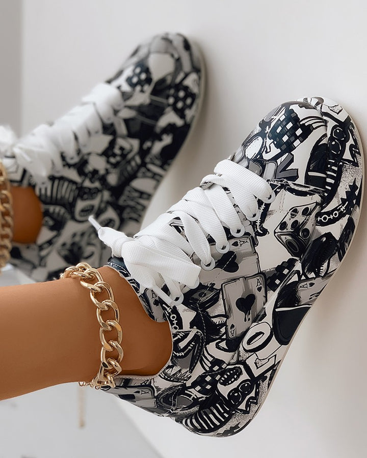 W&W Mode | Lässige Sneakers im Graffiti-Stil für Frauen