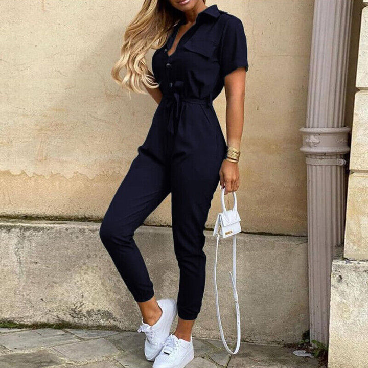 W&W Mode | Jumpsuit mit Frisur Upgrade deine Sommergarderobe mit unserem stylischen Jumpsuit mit Frisur