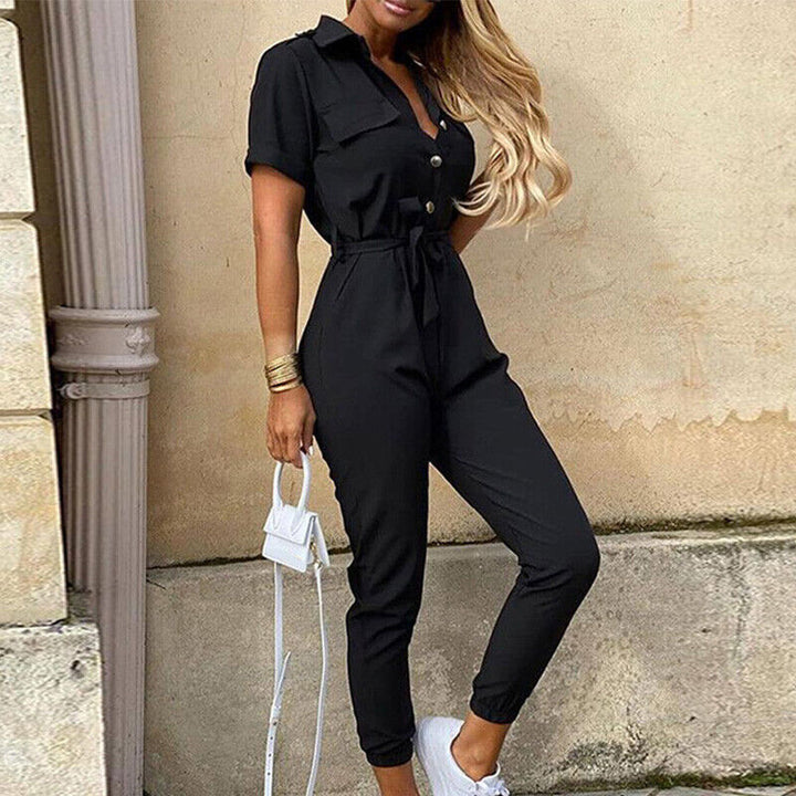 W&W Mode | Jumpsuit mit Frisur Upgrade deine Sommergarderobe mit unserem stylischen Jumpsuit mit Frisur