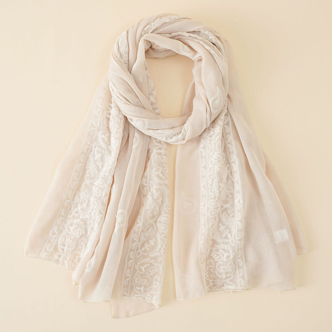 Damen eleganter Schal aus hochwertigem Chiffon mit filigraner Stickerei W&W Mode