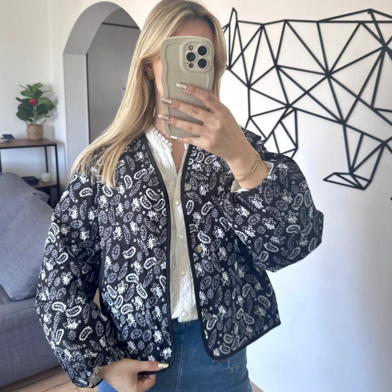 Damen gesteppte Jacke mit floralem Design und praktischen Taschen W&W Mode