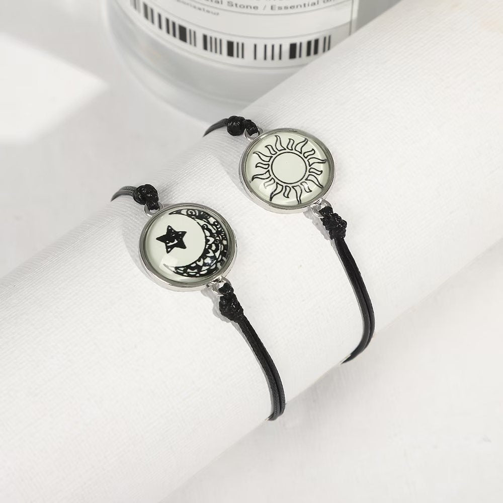 Partner-Armband-Set als Symbol für Liebe und Verbindung