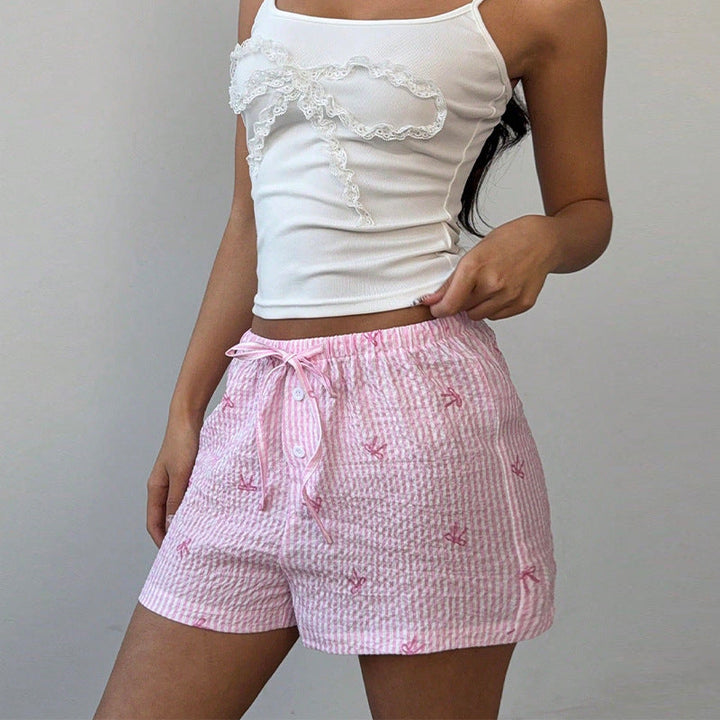 Damen kurze Schlafshorts mit niedlichem Streifenmuster und dekorativer Stickerei W&W Mode