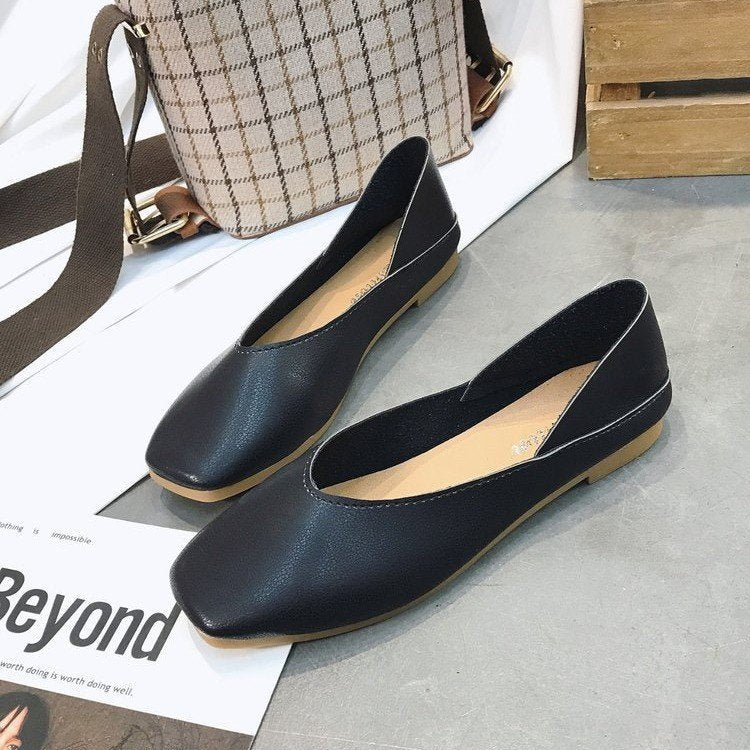Damen Ballerinas mit zeitlosem V-Ausschnitt und flexibler Sohle W&W Mode
