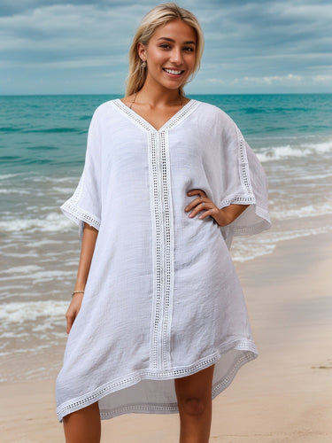 Damen Strandkleid mit dekorativen Häkel-Details und asymmetrischem Saum W&W Mode