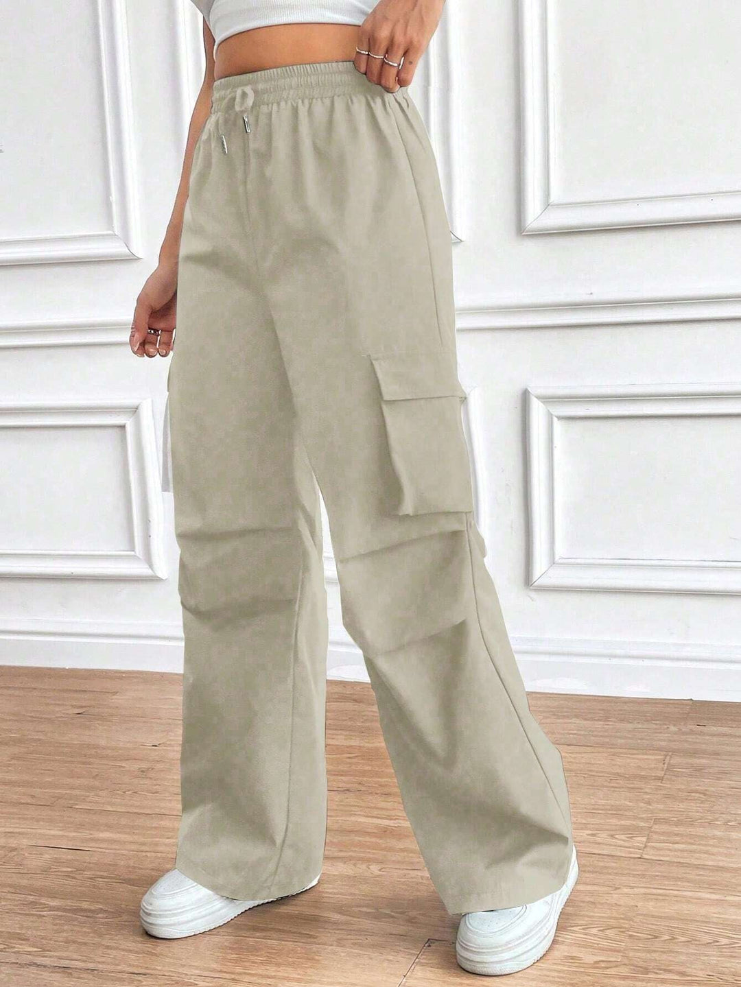 Damen Cargo-Hose mit hochmodernem Schnitt und praktischen Taschen W&W Mode