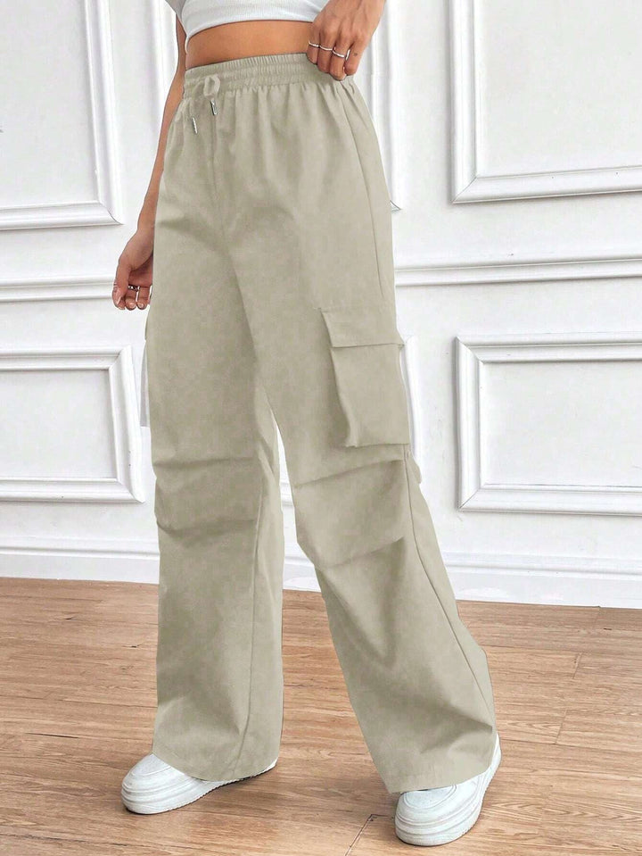 Damen Cargo-Hose mit hochmodernem Schnitt und praktischen Taschen W&W Mode