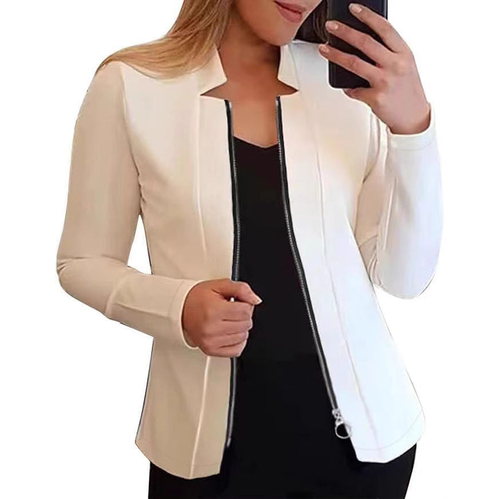 Damen modische und elegante Bikerjacke mit figurbetonendem Schnitt und hohem Kragen W&W Mode