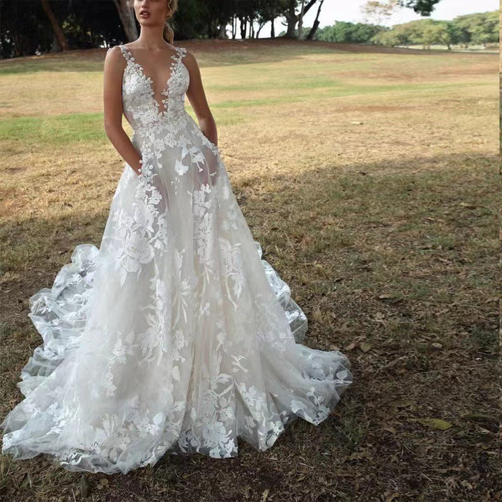 Weißes Brautjungfernkleid mit Spaghetti-Trägern