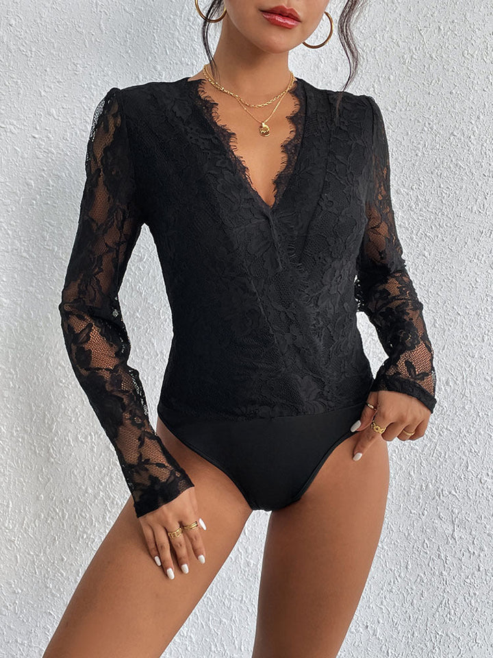 Damen Spitzenbody mit raffiniertem V-Ausschnitt und eleganten Rüschendetails W&W Mode