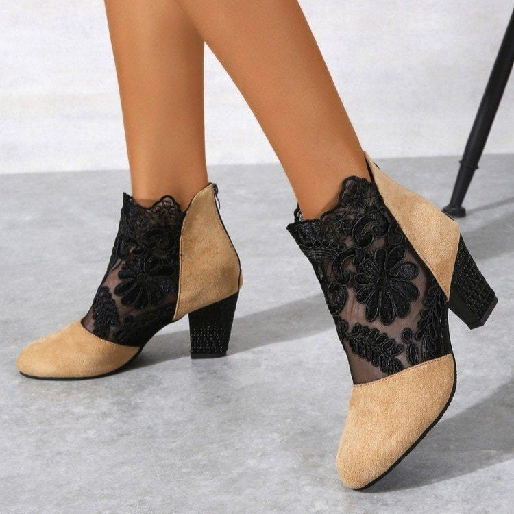 Damen Stiefeletten mit romantischem Spitzen-Obermaterial und komfortablem Blockabsatz W&W Mode