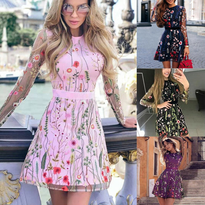 Damen Elegantes Kleid mit floraler Bestickung und transparenten Ärmeln W&W Mode