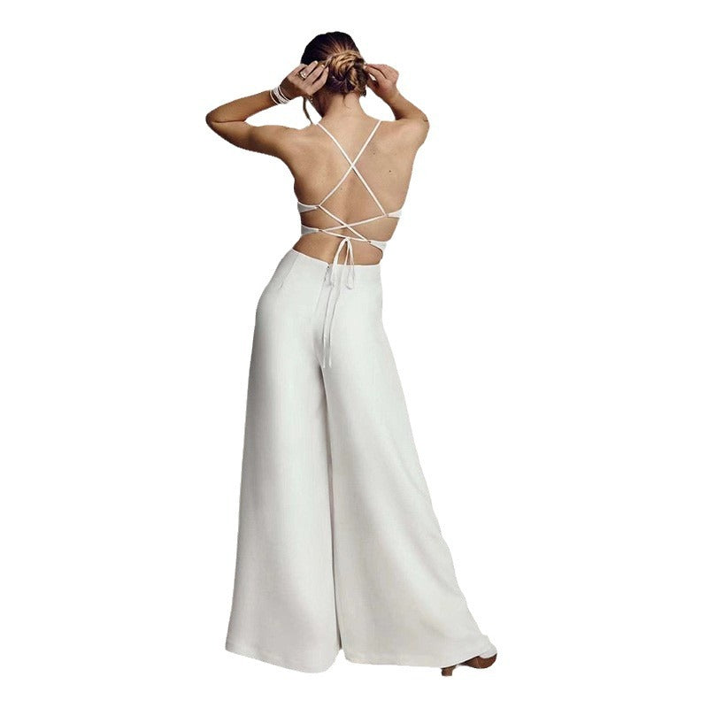 Damen Jumpsuit mit elegantem V-Ausschnitt und fließendem Bein W&W Mode