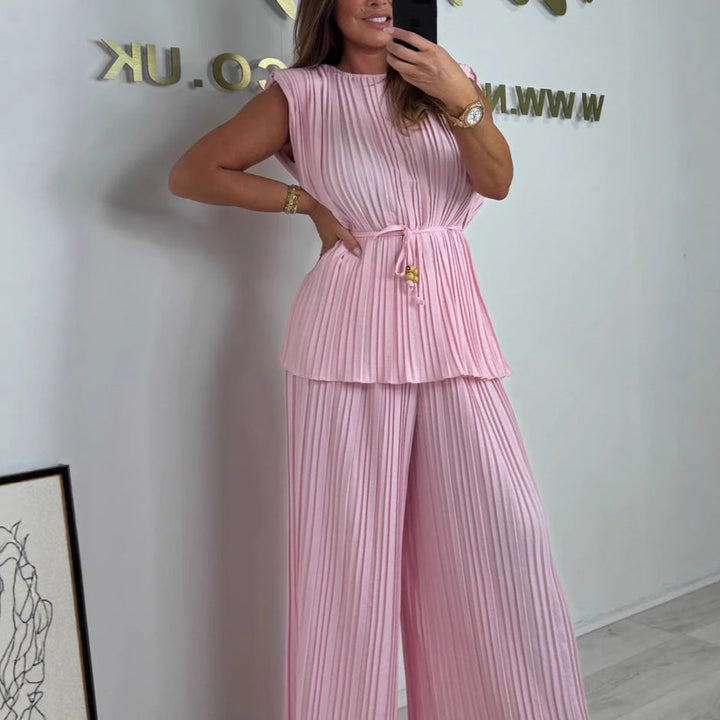 W&W Mode | Eleganter Plissierter Jumpsuit Aus Einem Stück
