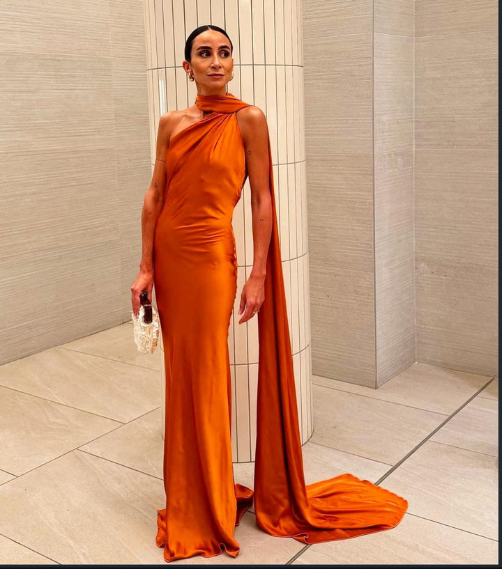 Damen Maxikleid mit asymmetrischem Schnitt und fließendem Stoff W&W Mode
