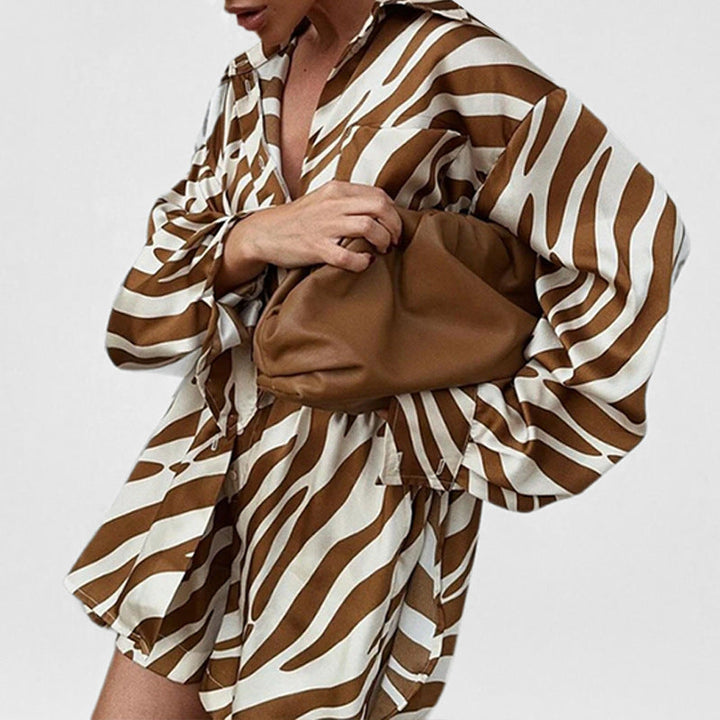 Damen Oversized Hemdkombination mit einzigartigem Zebrastreifenmuster W&W Mode