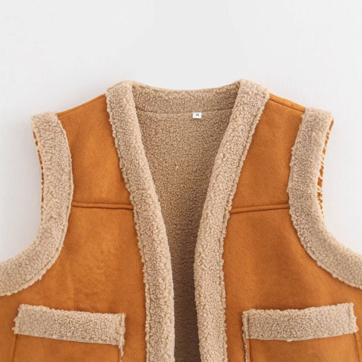 Damen Teddy-Weste mit praktischen Taschen und hohem Kragen W&W Mode