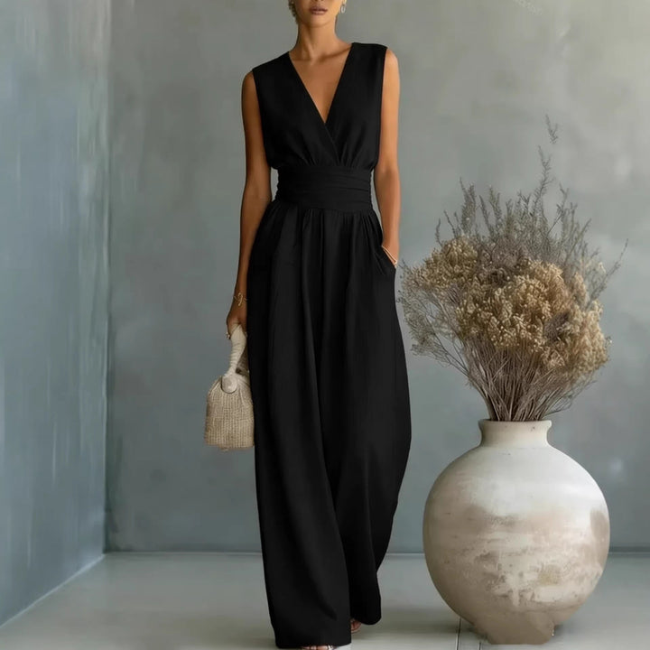 W&W Mode | Eleganter Ärmelloser Jumpsuit Mit Schmeichelhafter Passform