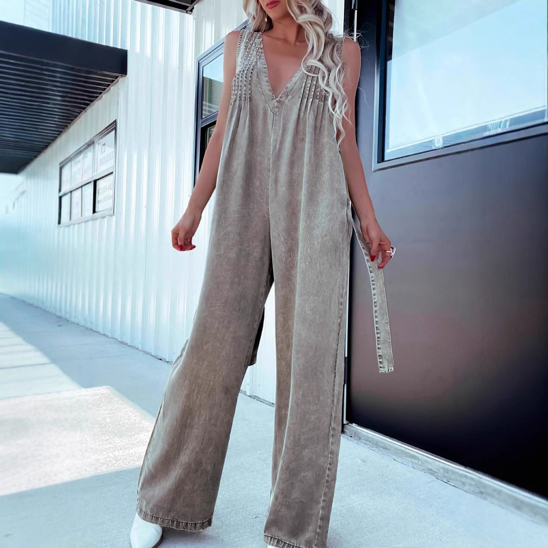 Damen Jumpsuit mit tiefem V-Ausschnitt und praktischen Taschen W&W Mode