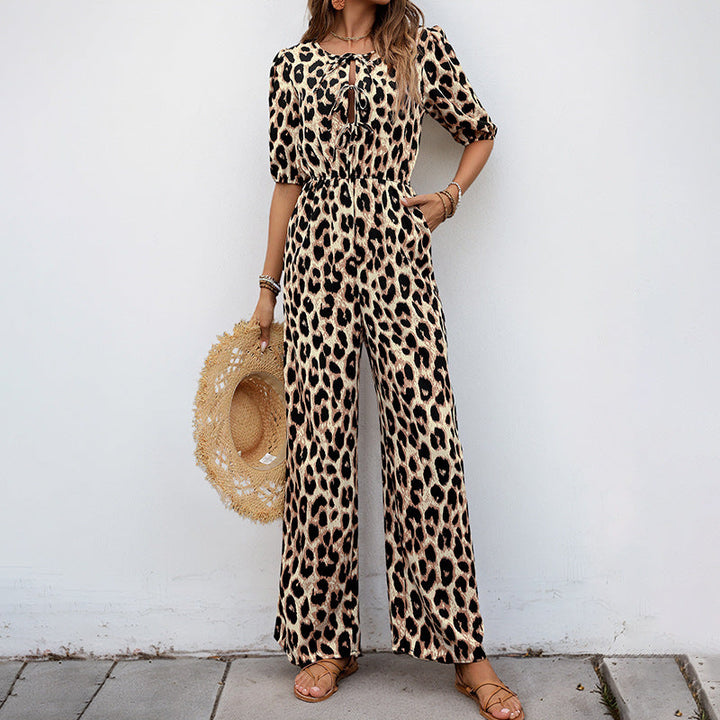 Damen lässiger Jumpsuit mit Leo-Muster und schulterfreien Puffärmeln W&W Mode