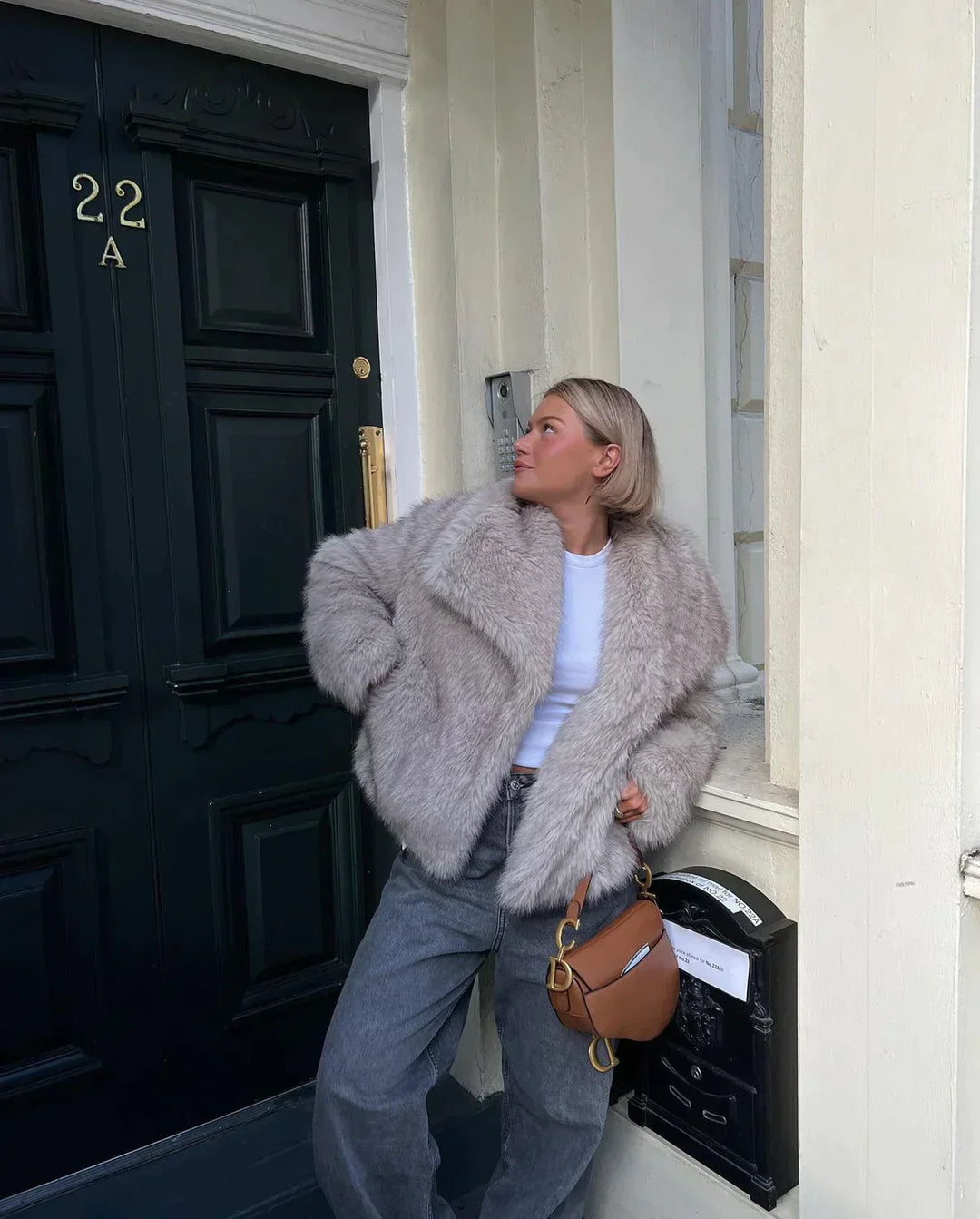 W&W Mode Damen Pelzmantel mit luxuriösem Touch - Winter 2024 Edition