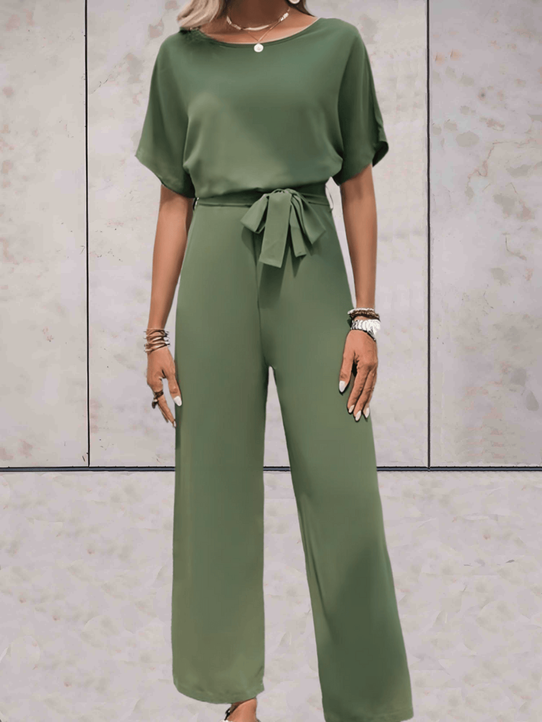 W&W Mode - Jumpsuit mit Gürtel und kurzen Ärmeln