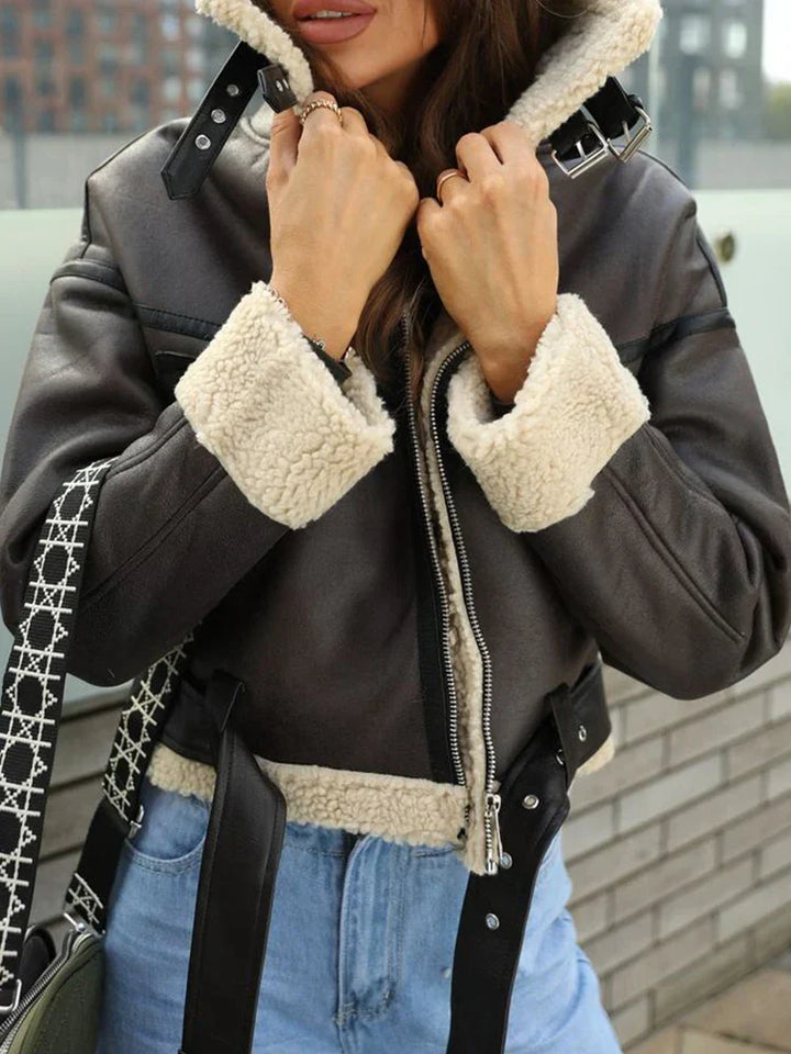 W&W Mode - Kurze Faux-Fur-Jacke